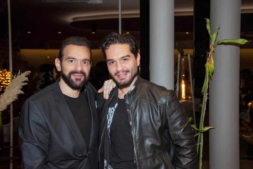 Κάτι Ελλάδες