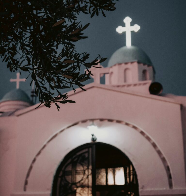 Εκκλησίες Αθήνα Πάσχα: Top 5 για Επιτάφιο 2026