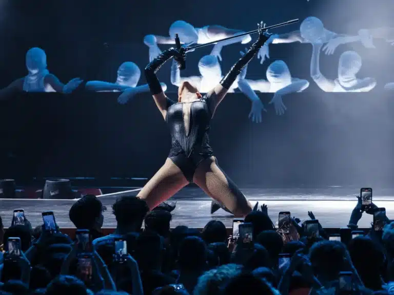 Top 10 MAD VMA Τραγούδια για Road Trip Πρωτομαγιά