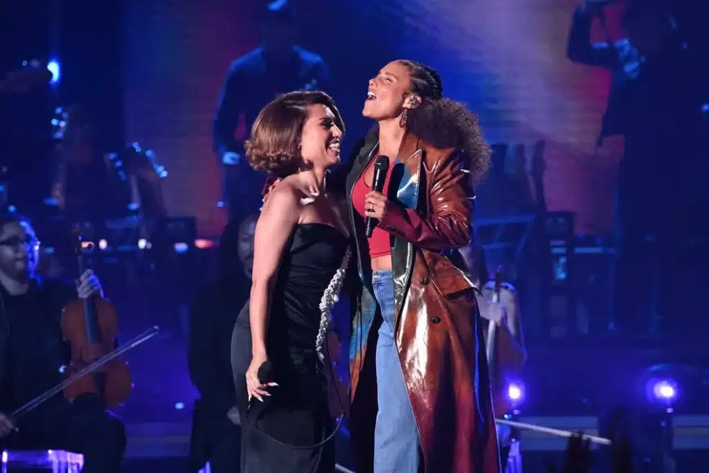 Alicia Keys RAYE ντουέτο American Idol viral στιγμή