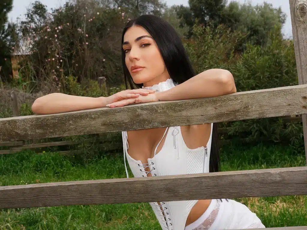 Ήβη Αδάμου Ξελογιάστρα: Νέο hit με balkan στοιχεία