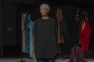 Τίλντα Σουίντον περφόρμανς: Biographical Wardrobe