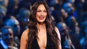 Kacey Musgraves Middle of Nowhere: Επιστροφή στην Country